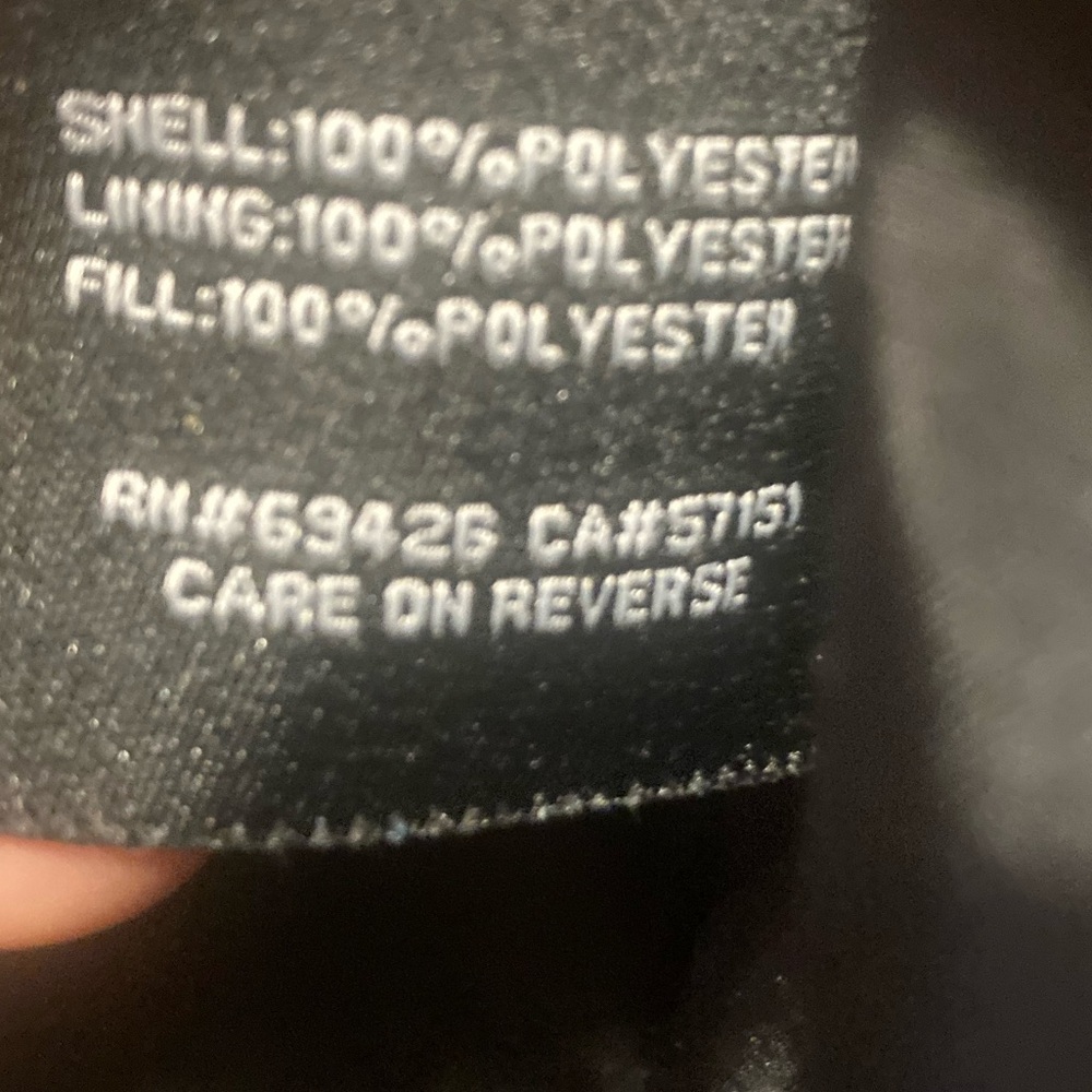 Black Rivet puffier vest - Picture 5 of 6